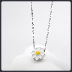 S925 Sterling Silver Moissanite Daisy Pendant Necklace Elegant Style