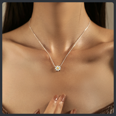 S925 Sterling Silver Moissanite Daisy Pendant Necklace Elegant Style