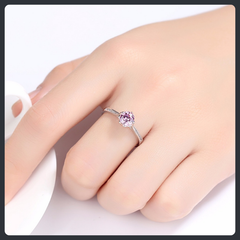 خاتم خطوبة من الفضة الإسترليني S925 مرصع بالمويسانيت بتصميم أنيق