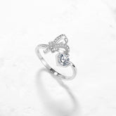 خاتم أنيق من الفضة الإسترليني S925 مرصع بالمويسانيت بتصميم فيونكة