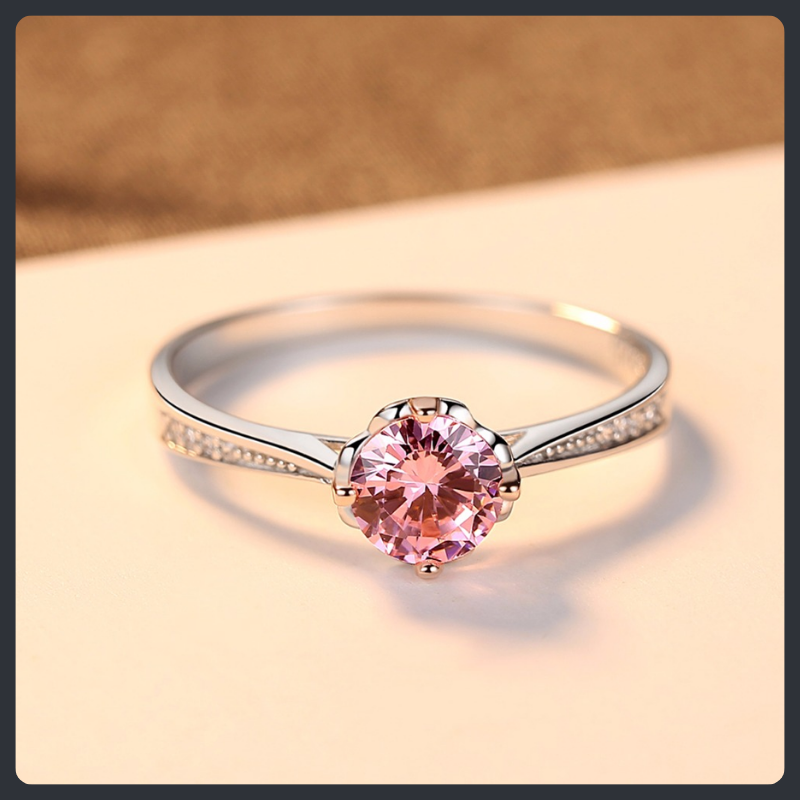 خاتم خطوبة من الفضة الإسترليني S925 مرصع بالمويسانيت بتصميم أنيق